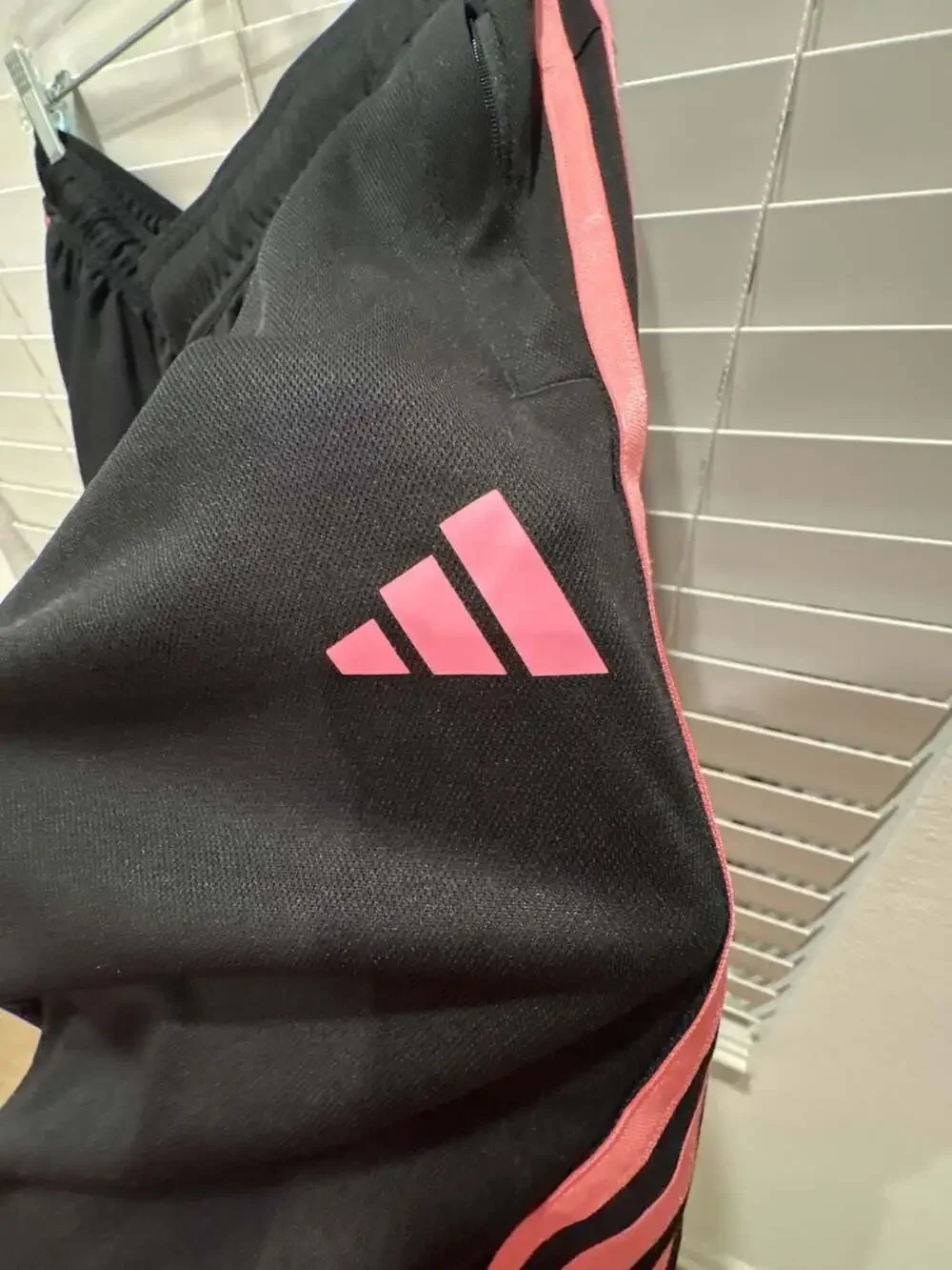 Adidas Men's Designed to Move 3-Stripes Training Shorts in Black/Scarlet